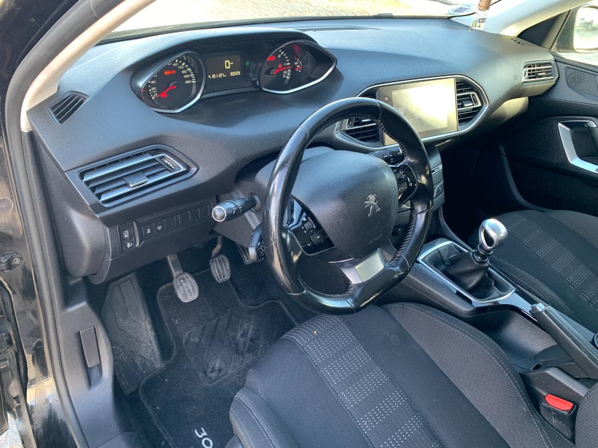 Peugeot 308 1.6 BlueHDI · Año 2015 — imagen 43