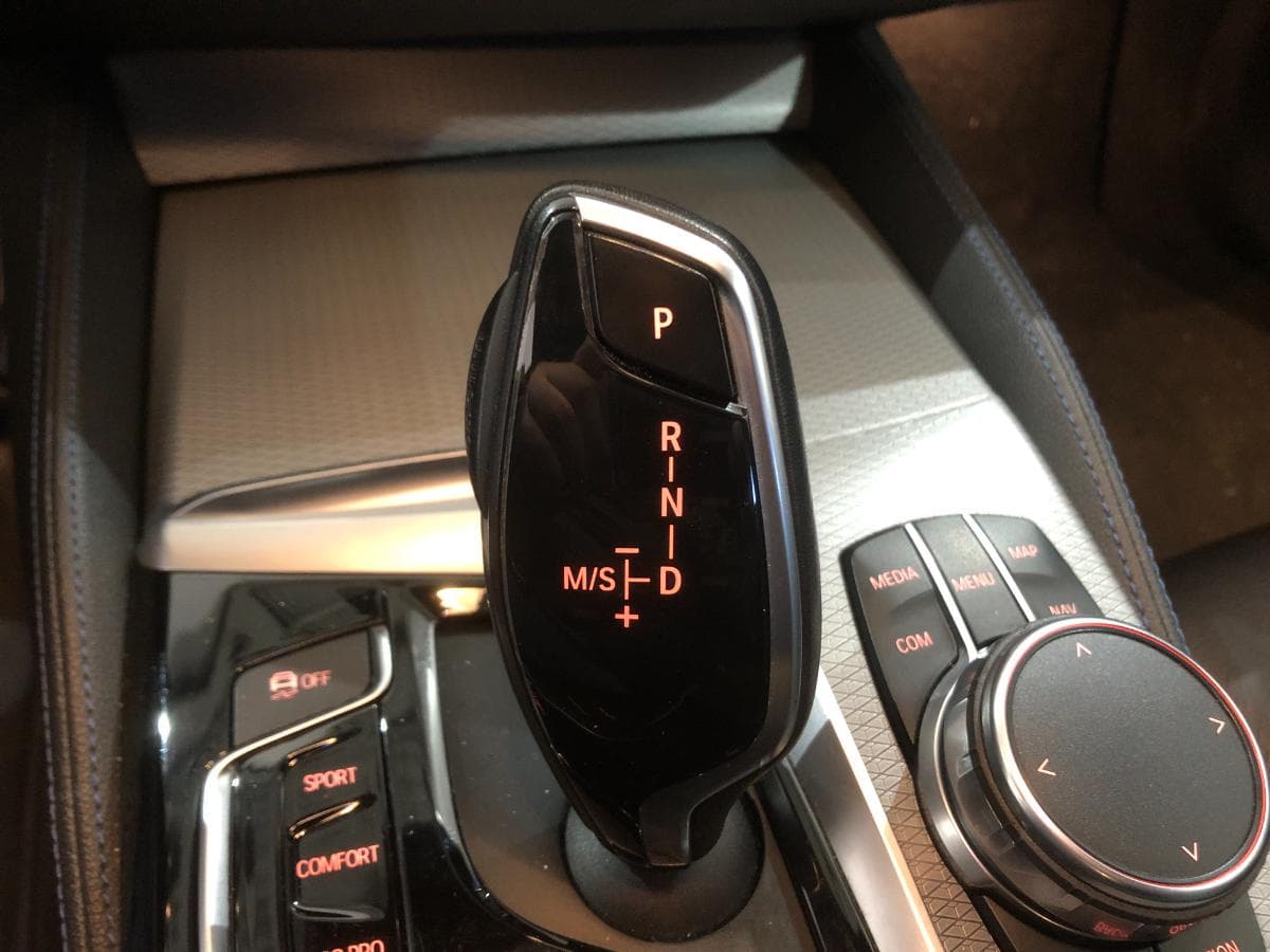 BMW 530E · Elétrico/Gasolina · Ano 2017 — imagem 28