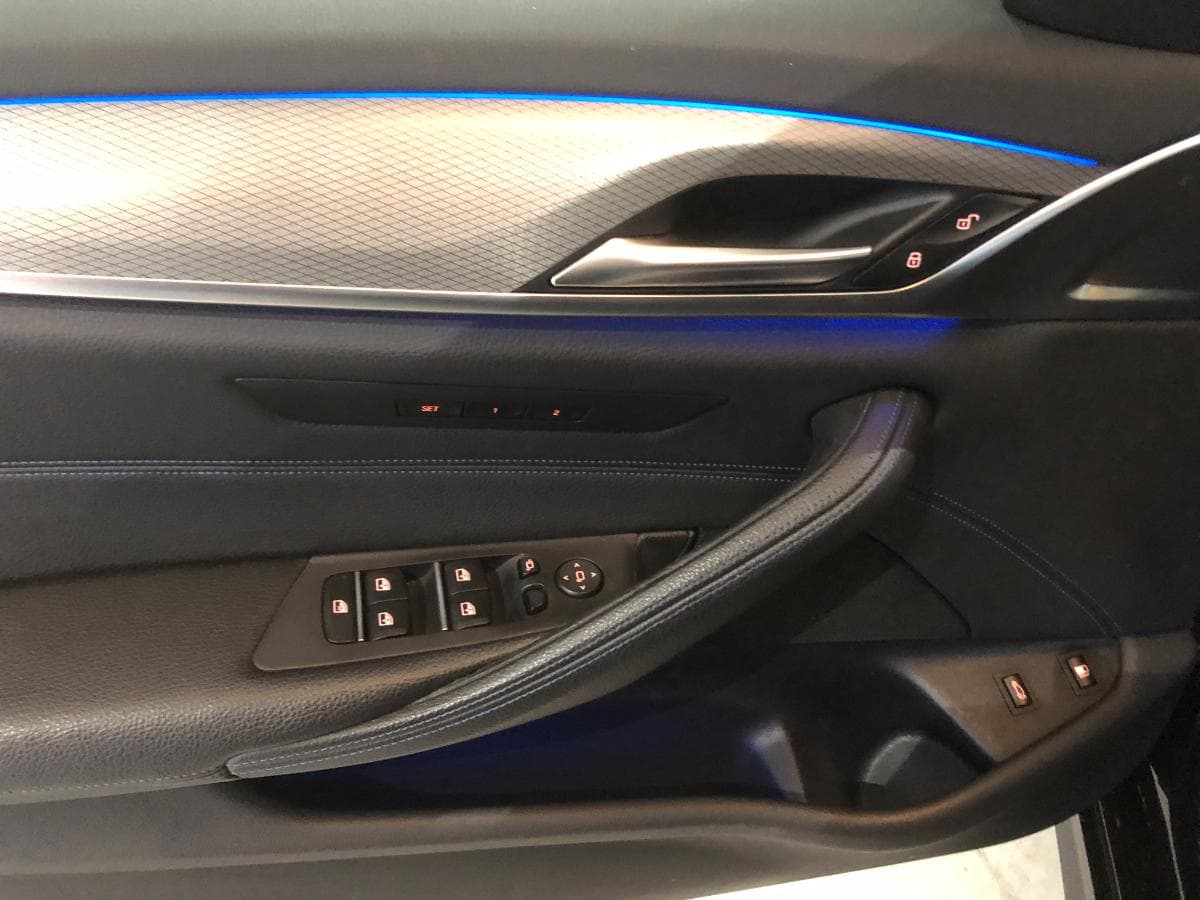 BMW 530E · Elétrico/Gasolina · Ano 2017 — imagem 33