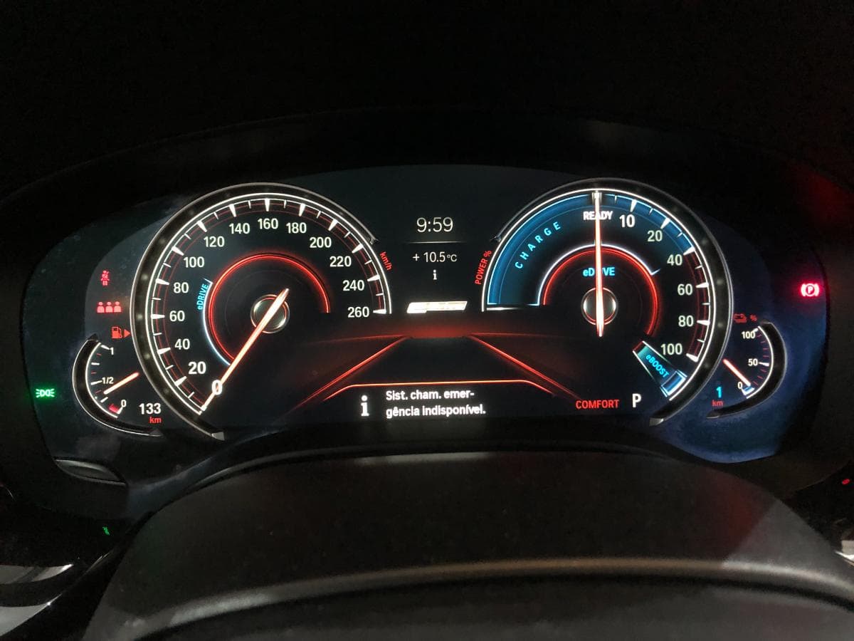 BMW 530E · Elétrico/Gasolina · Ano 2017 — imagem 38