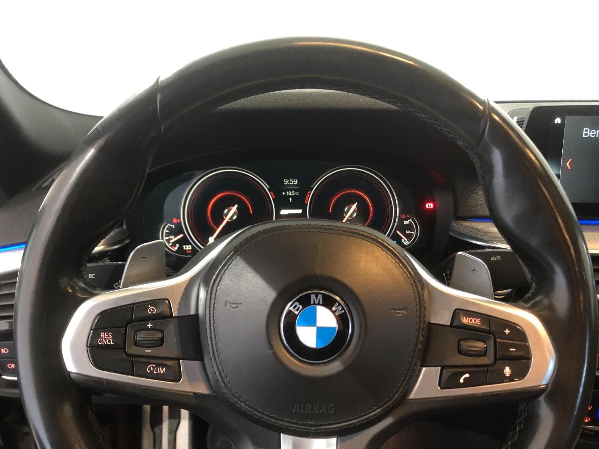 BMW 530E · Elétrico/Gasolina · Ano 2017 — imagem 40