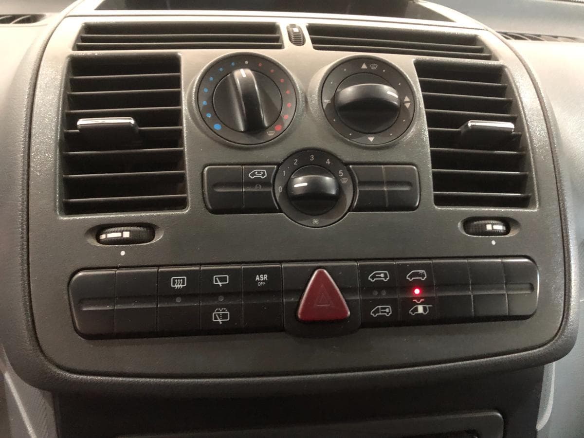 Mercedes-Benz Vito · Año 2005 — imagen 22