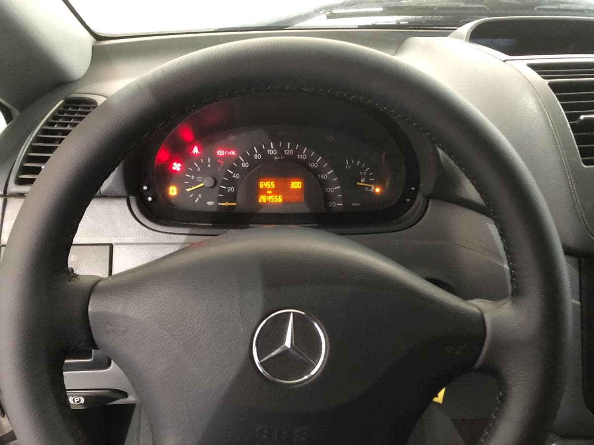 Mercedes-Benz Vito · Año 2005 — imagen 26