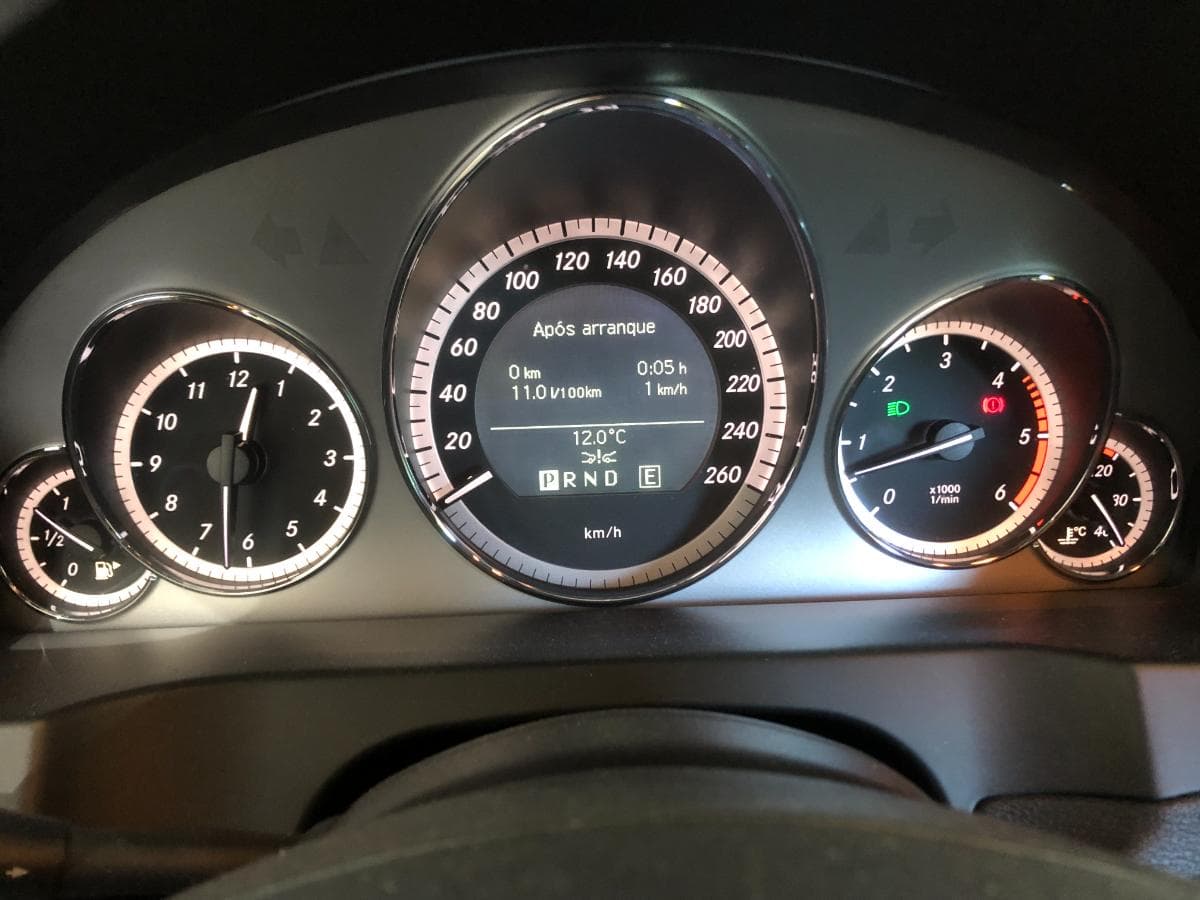 Mercedes-Benz E350 CDI Cabrio · Ano 2011 — imagem 24