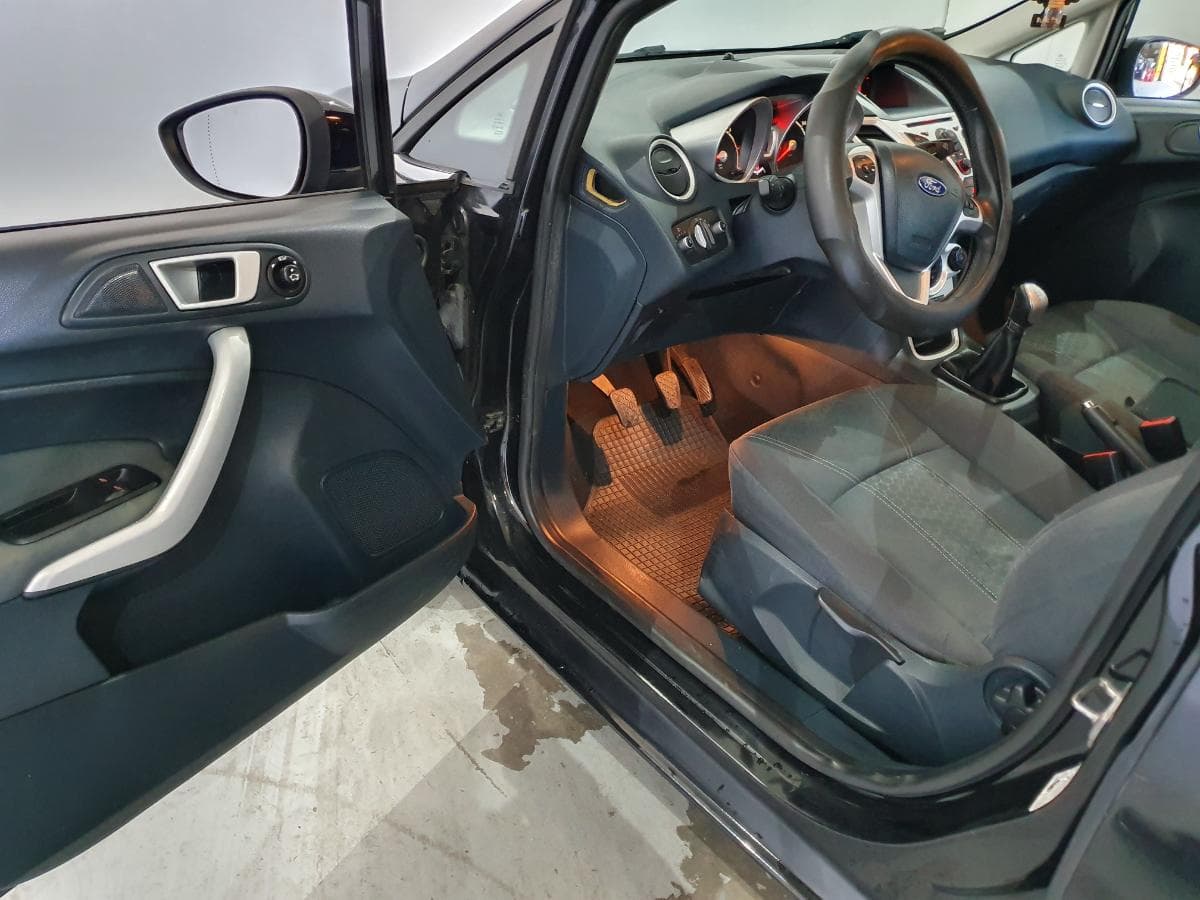 Ford Fiesta 1.6TDCI · Ano 2012 — imagen 20