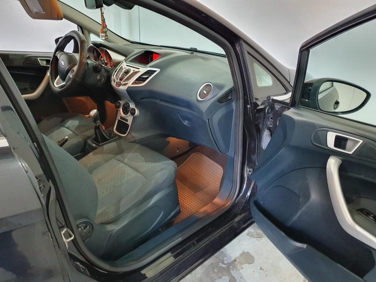 Ford Fiesta 1.6TDCI · Ano 2012 — imagen 22