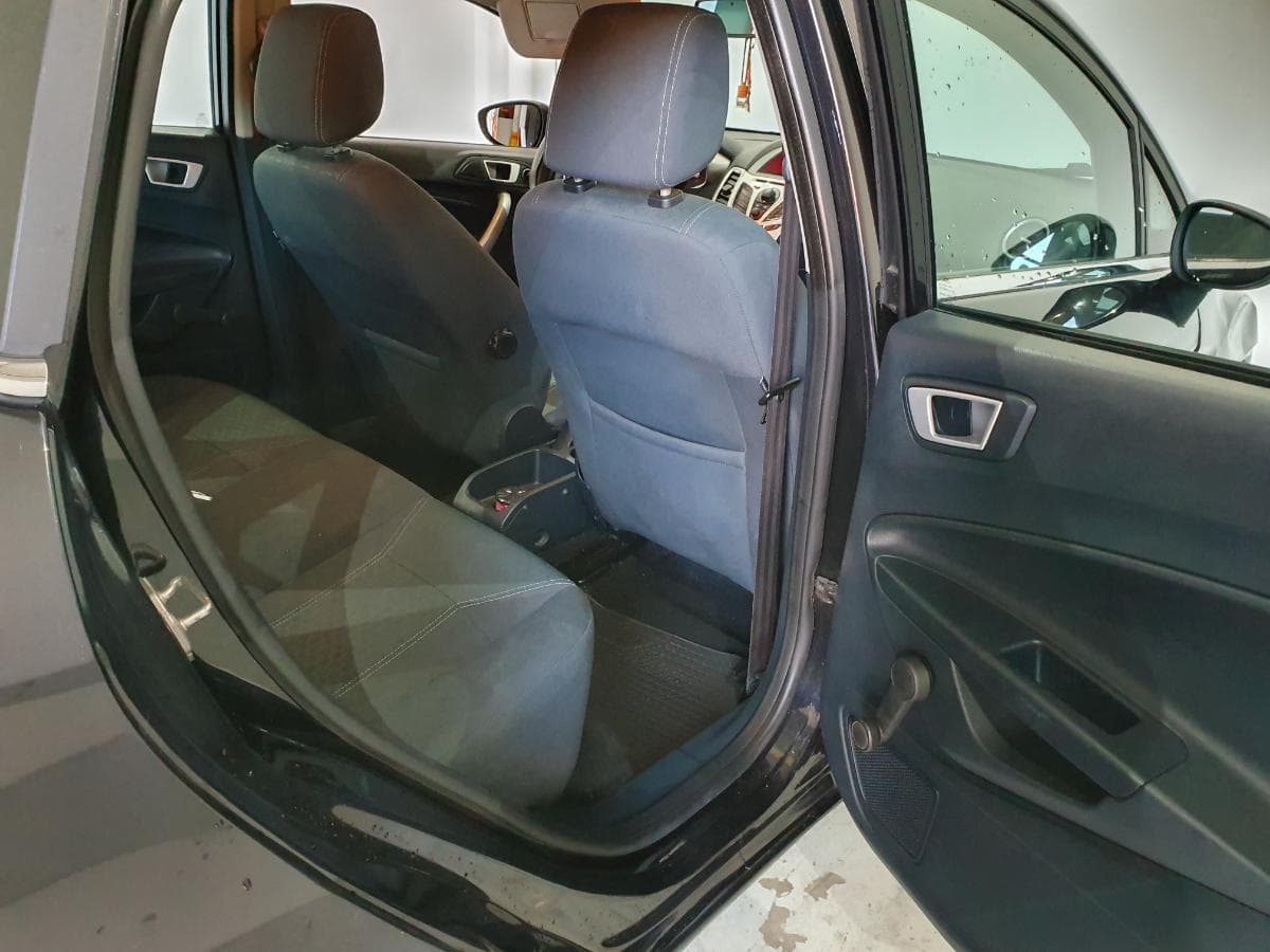 Ford Fiesta 1.6TDCI · Ano 2012 — imagen 23