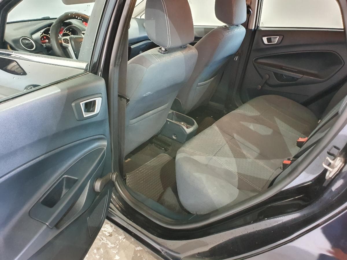 Ford Fiesta 1.6TDCI · Ano 2012 — imagen 28