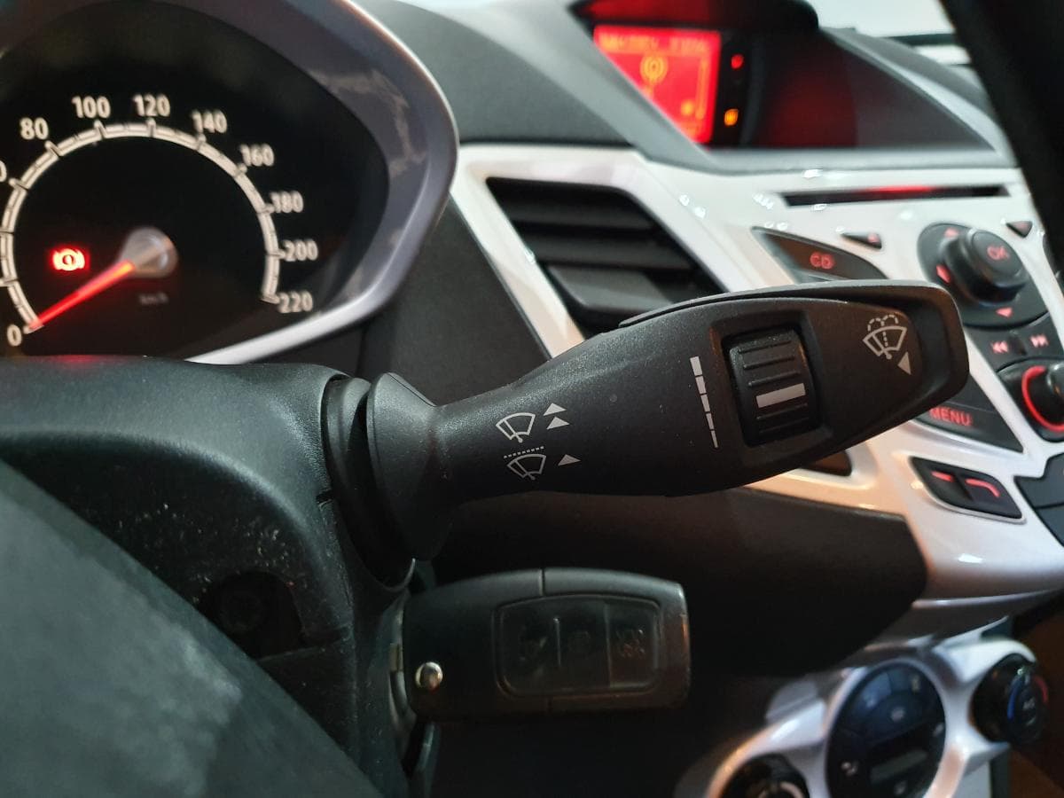 Ford Fiesta 1.6TDCI · Ano 2012 — imagen 32