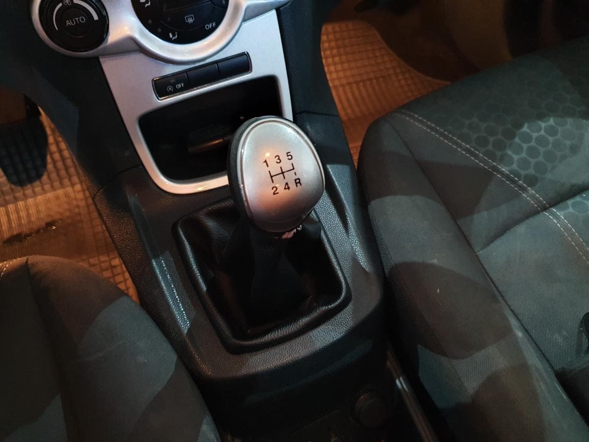 Ford Fiesta 1.6TDCI · Ano 2012 — imagen 36