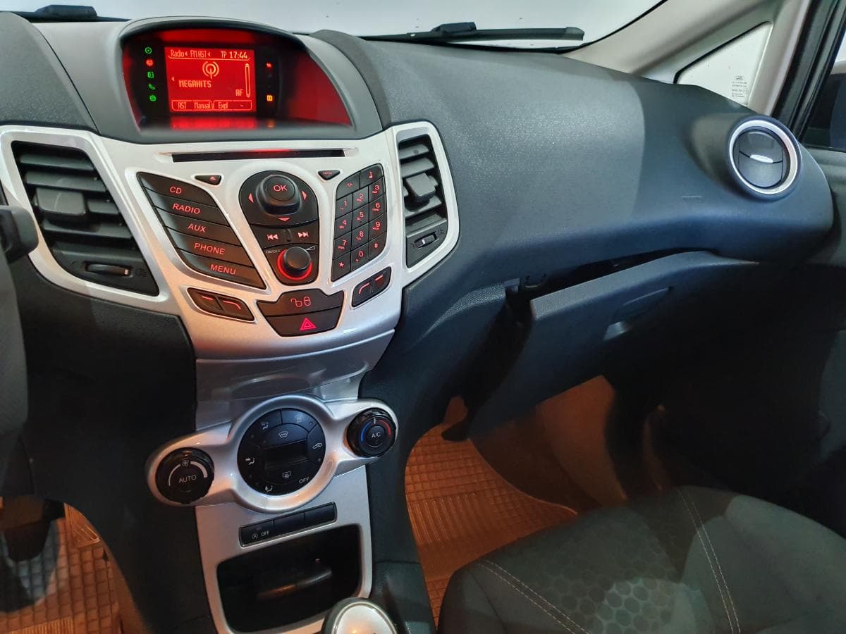 Ford Fiesta 1.6TDCI · Ano 2012 — imagen 38