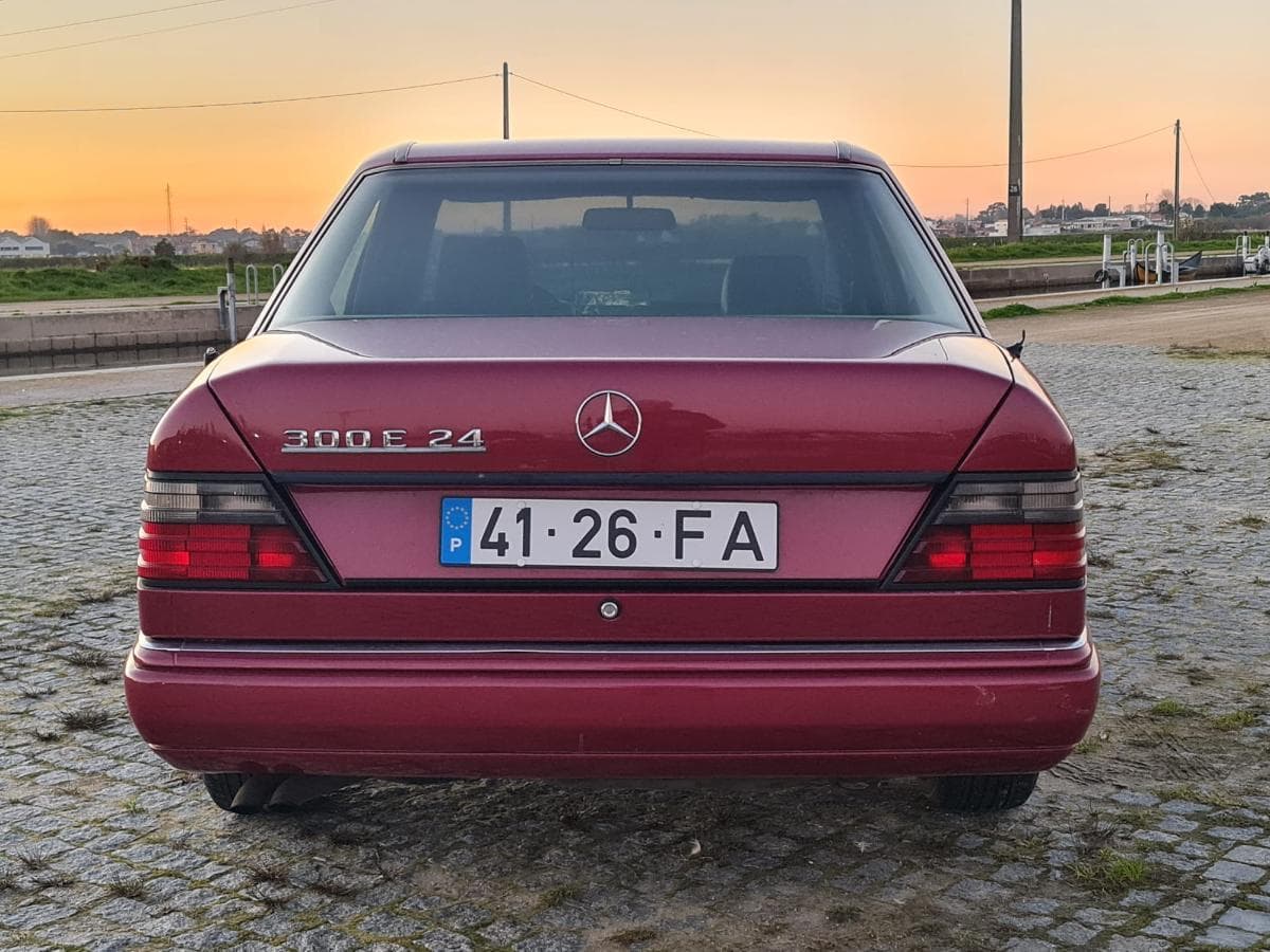 Mercedes-Benz 300E 24V · Ano 1995 — imagem 10