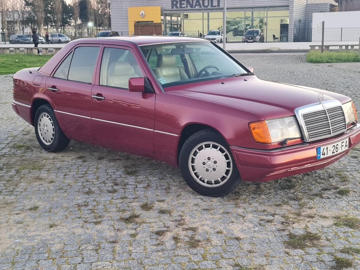 Mercedes-Benz 300E 24V · Ano 1995 — imagem 3