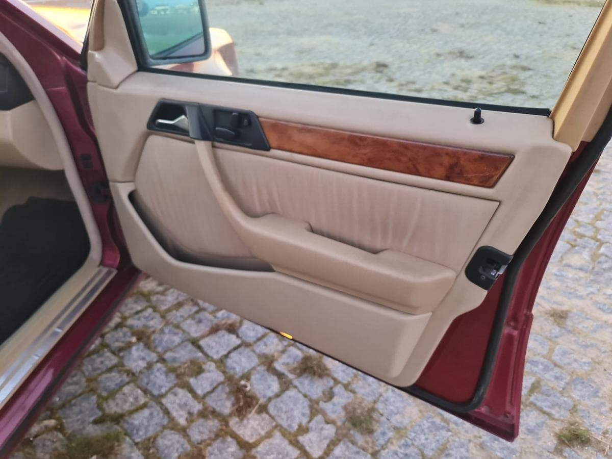 Mercedes-Benz 300E 24V · Ano 1995 — imagem 22