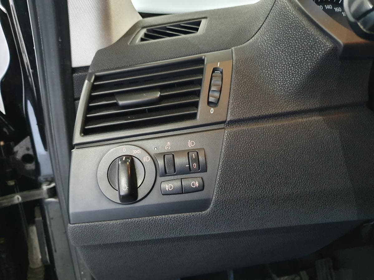 BMW X3 2.0D · Ano 2006 — image 32