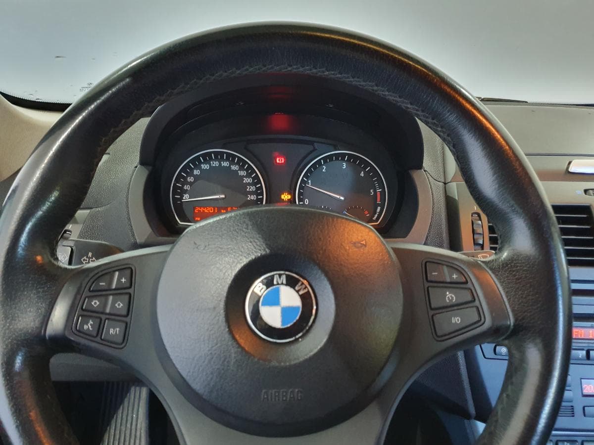 BMW X3 2.0D · Ano 2006 — image 34