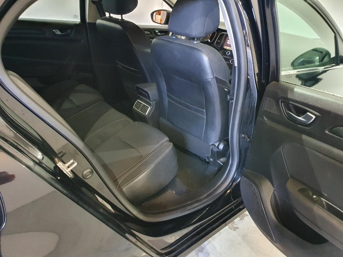 Renault Mégane 1.5DCI · Ano 2017 — imagem 30