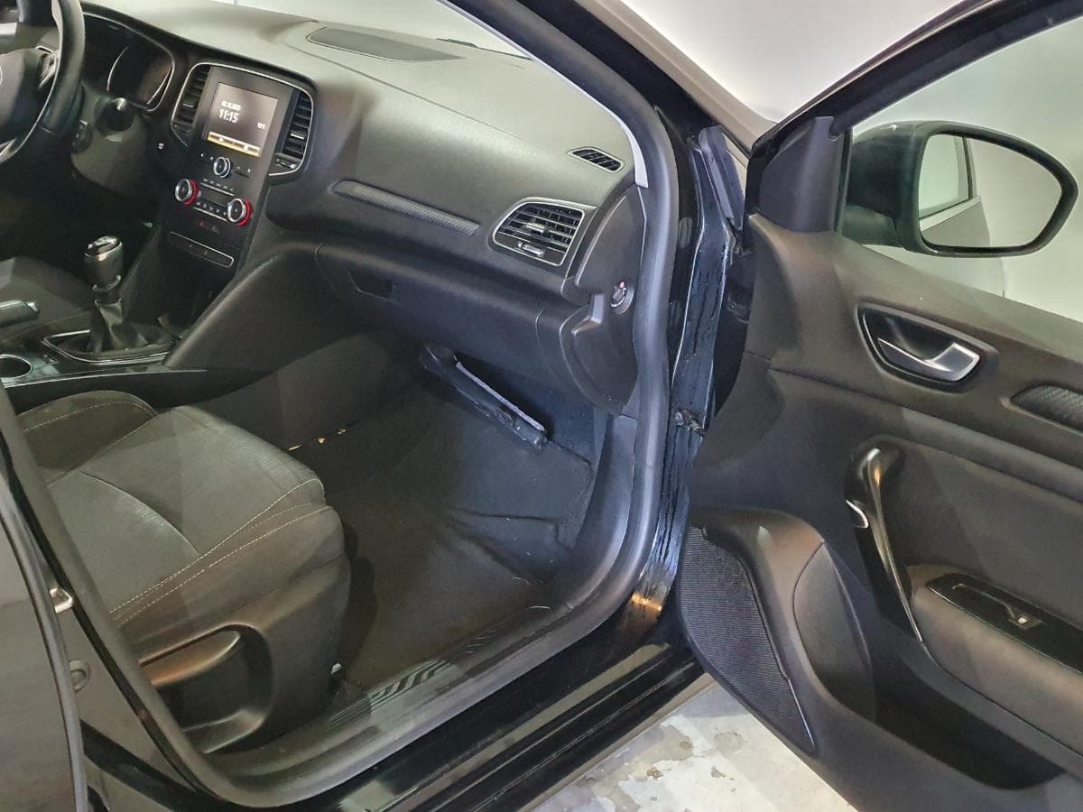 Renault Mégane 1.5DCI · Ano 2017 — imagem 34
