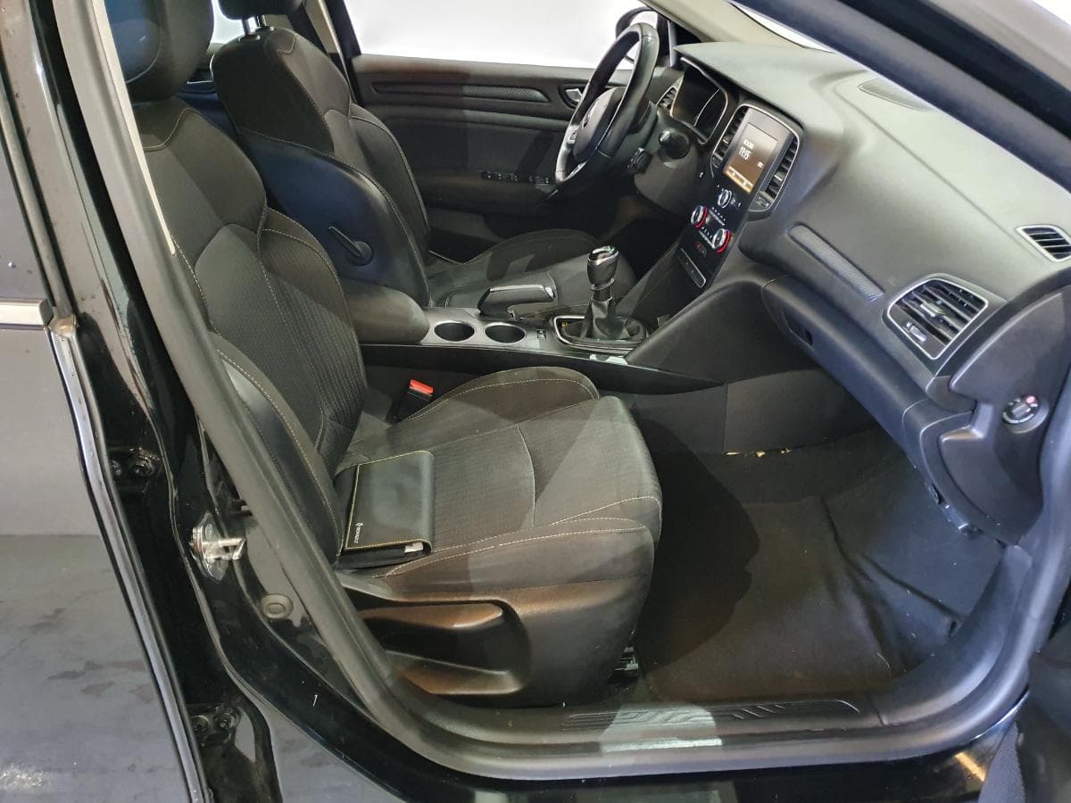 Renault Mégane 1.5DCI · Ano 2017 — imagem 36