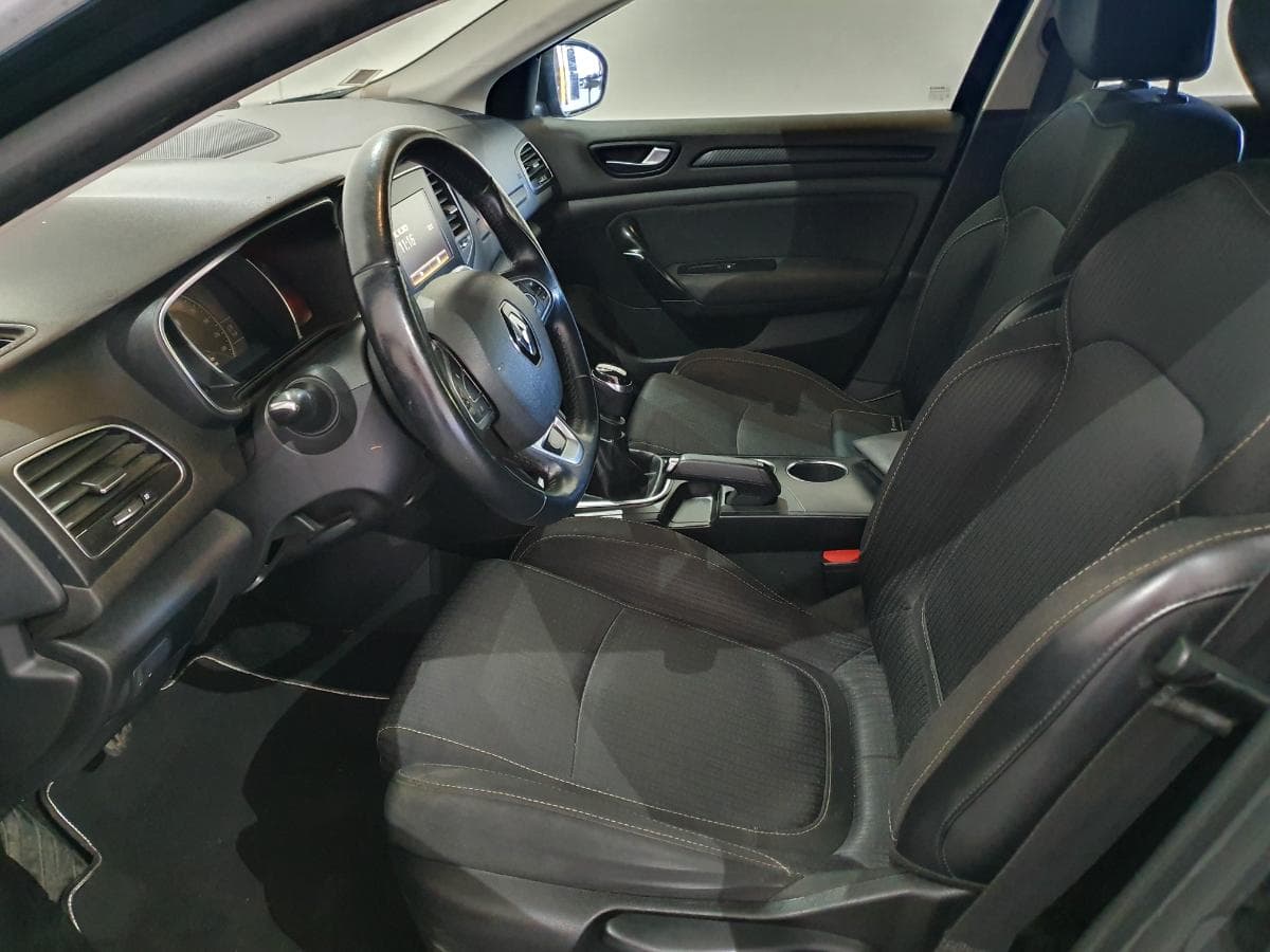 Renault Mégane 1.5DCI · Ano 2017 — imagem 40