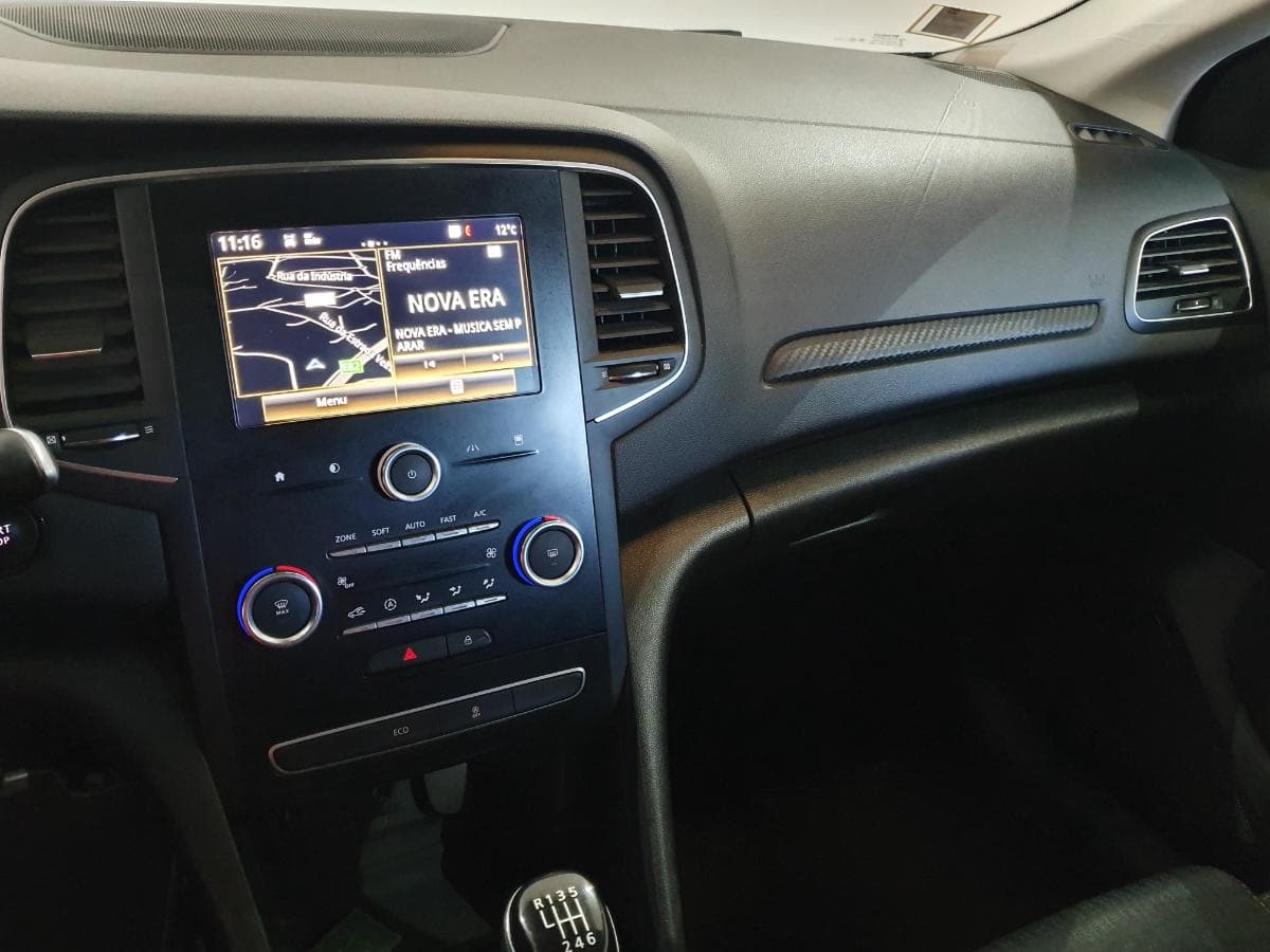 Renault Mégane 1.5DCI · Ano 2017 — imagem 44