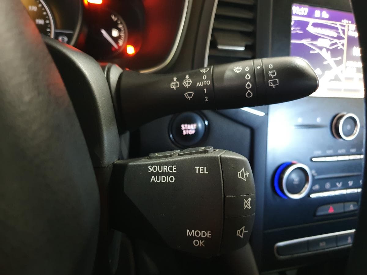 Renault Mégane 1.5DCI · Ano 2017 — imagem 46