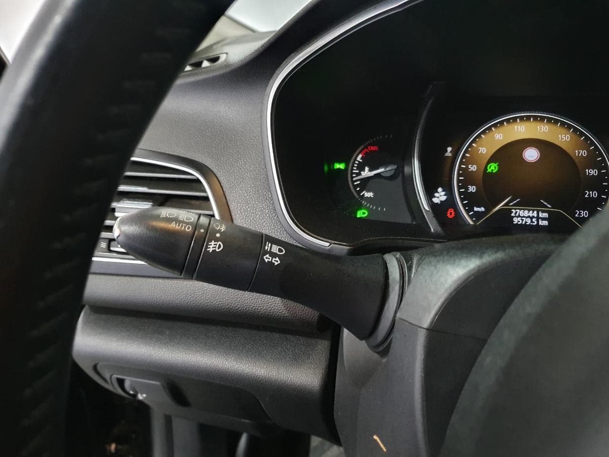 Renault Mégane 1.5DCI · Ano 2017 — imagem 50