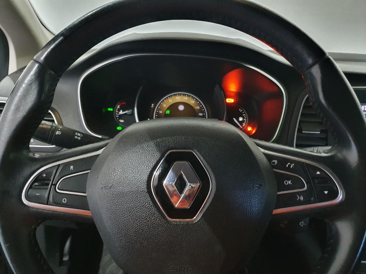 Renault Mégane 1.5DCI · Ano 2017 — imagem 51