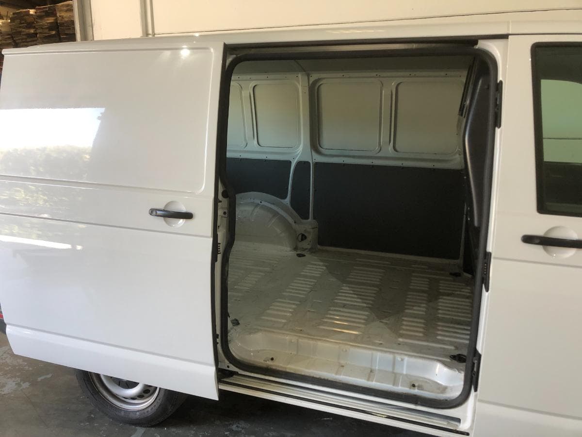 Volkswagen Transporter · Ano 2020 — imagen 9