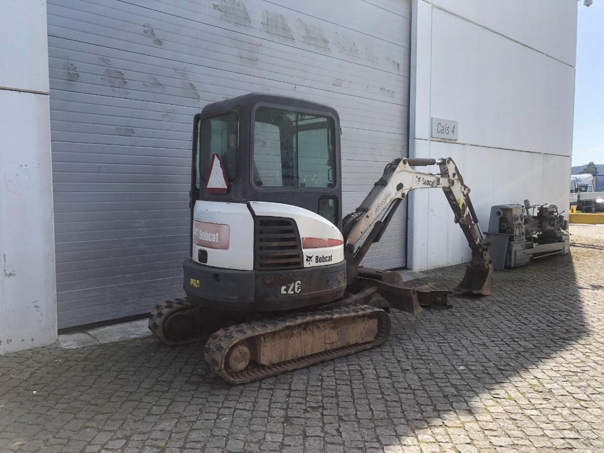 Mini Giratória BobCat E26 — imagen 3
