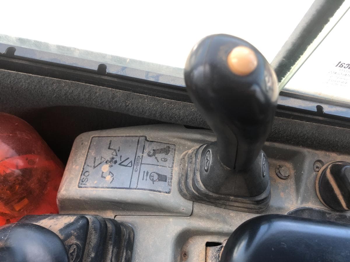 Mini Giratória BobCat E26 — imagen 13