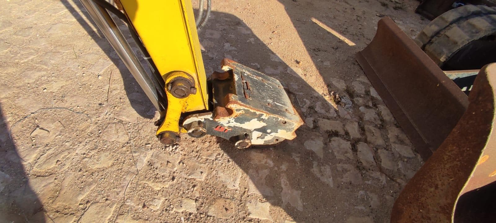 Mini Giratória Yanmar — imagen 9