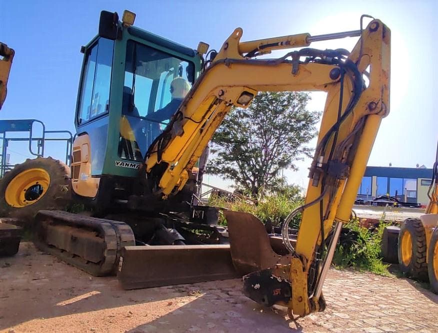 Mini Giratória Yanmar — imagen 2