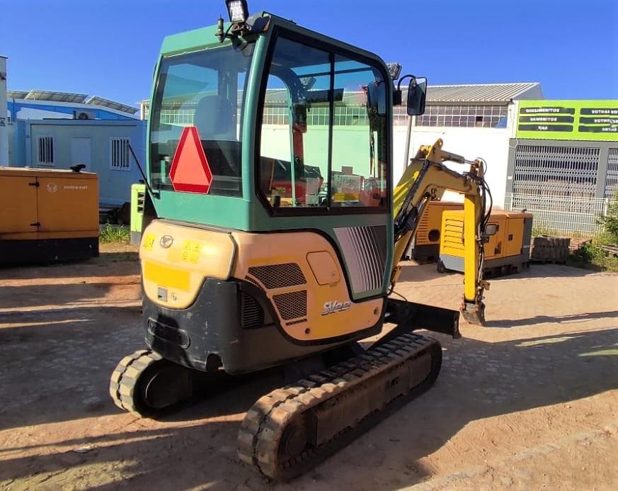 Mini Giratória Yanmar — imagen 3