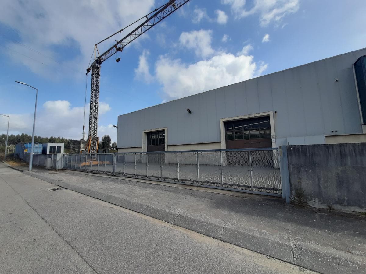 Armazém Industrial (3 Pisos) c/ logradouro· Santa Maria da Feira — imagen 8