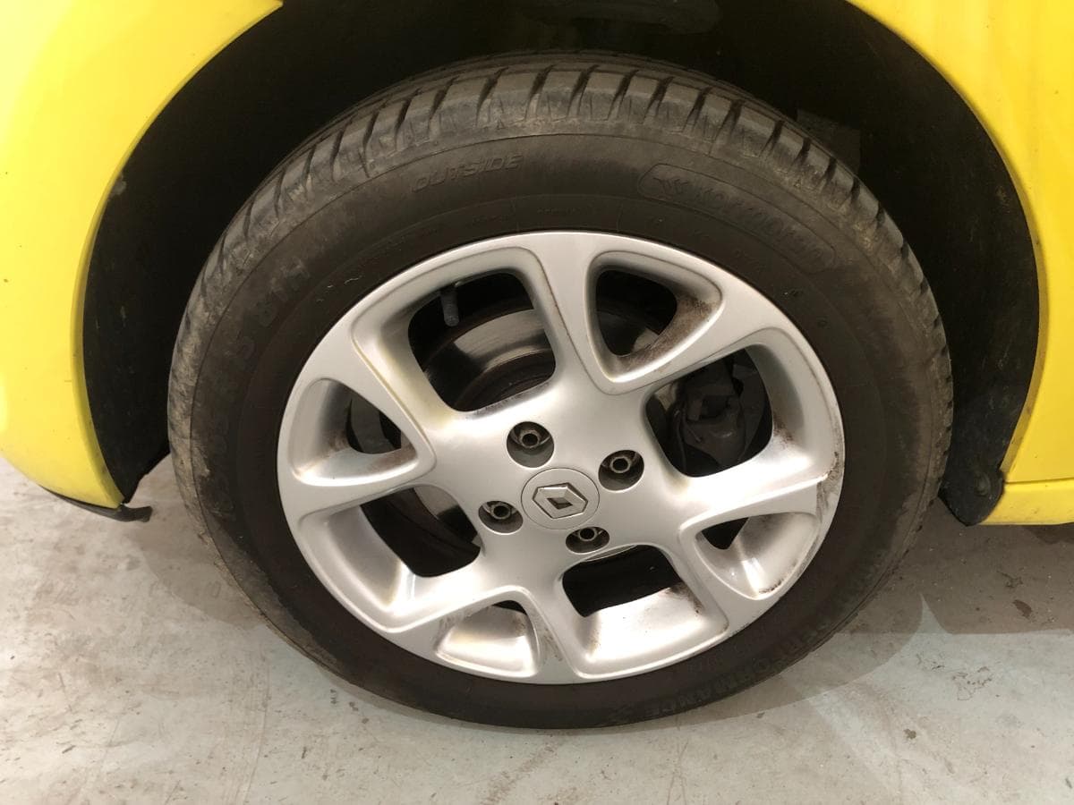 Renault Twingo · Ano 2015 — image 14