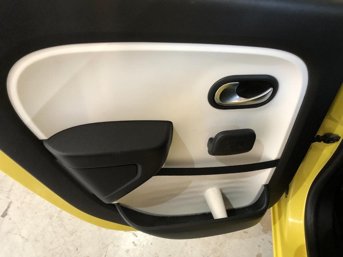 Renault Twingo · Ano 2015 — image 30