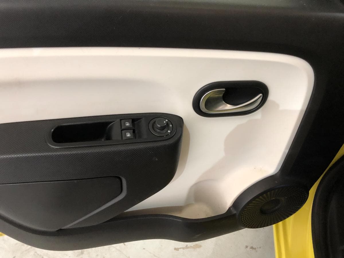 Renault Twingo · Ano 2015 — image 32