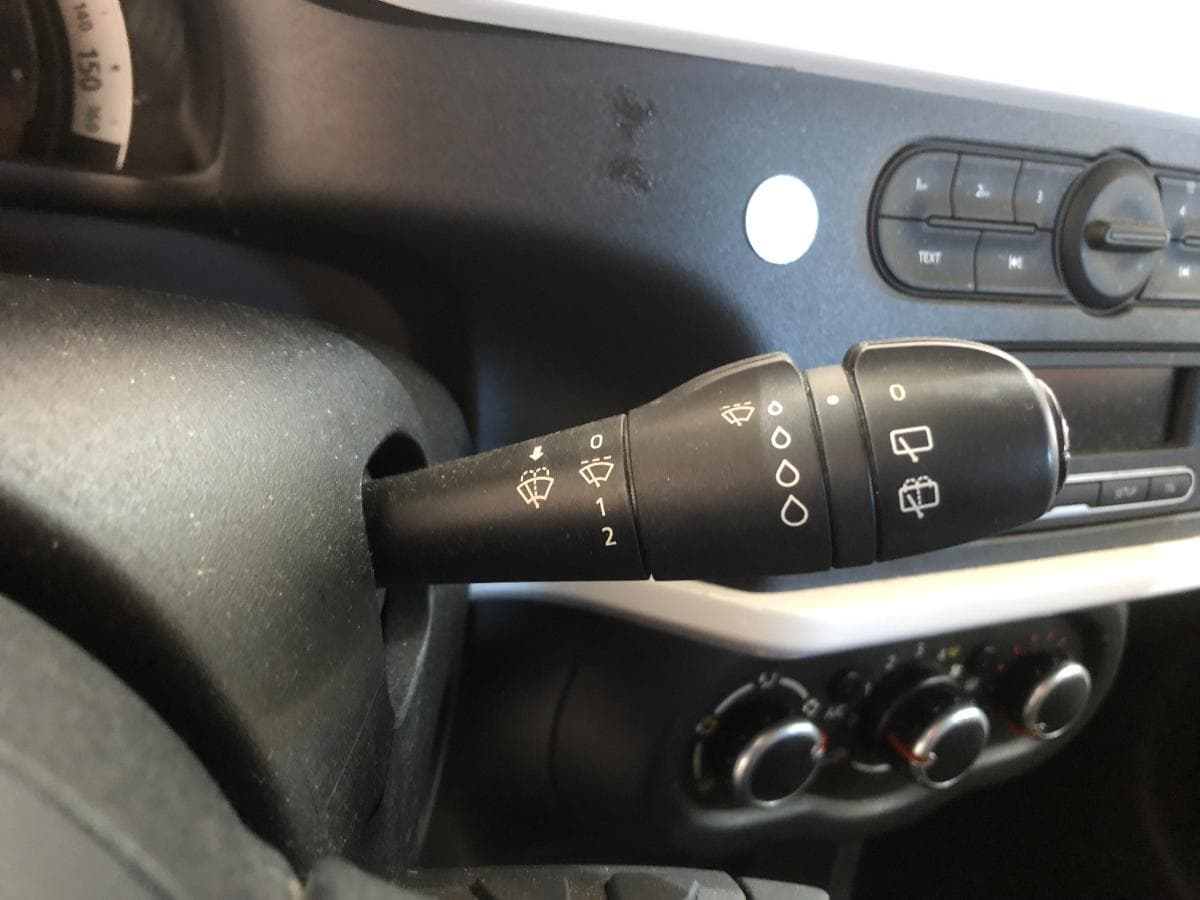Renault Twingo · Ano 2015 — image 33