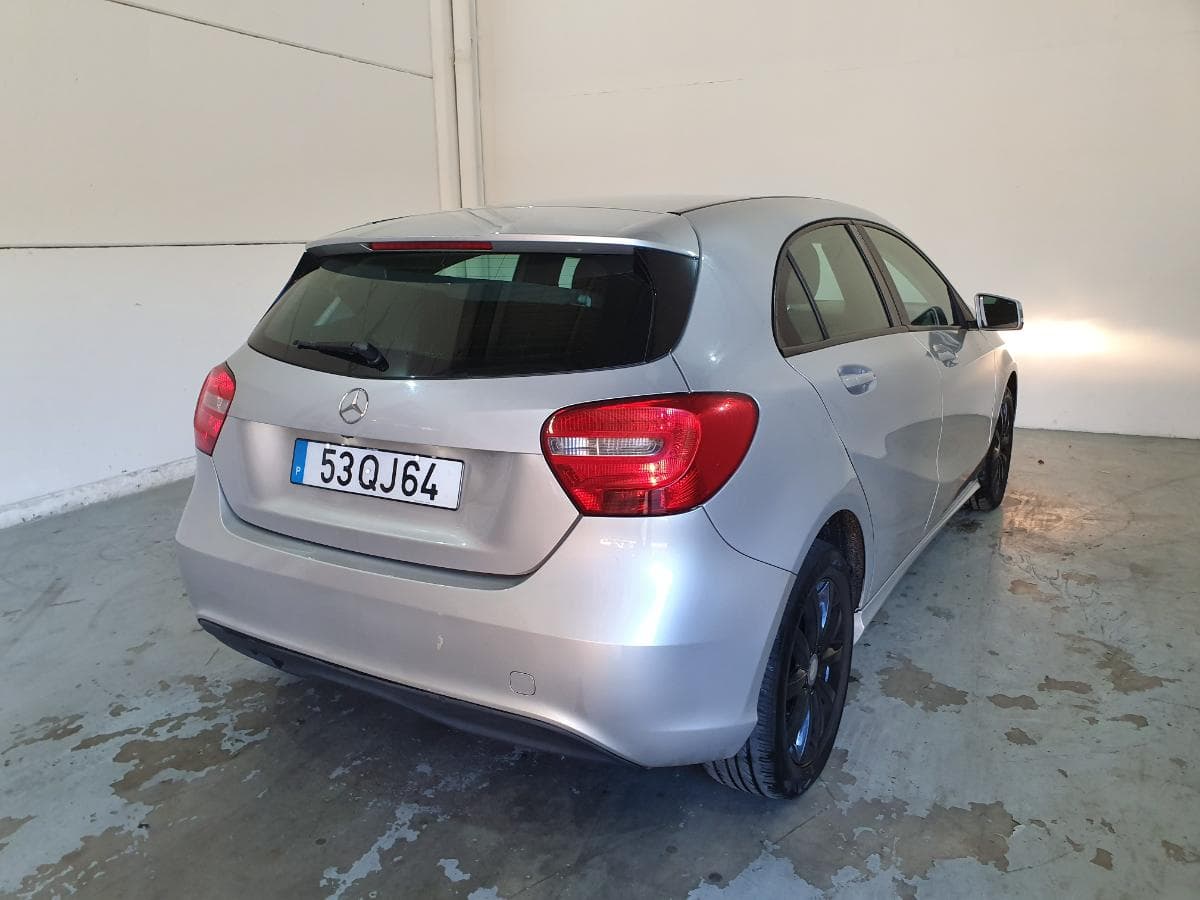 Mercedes-Benz A200 1.8 CDI · Ano 2012 — imagen 8