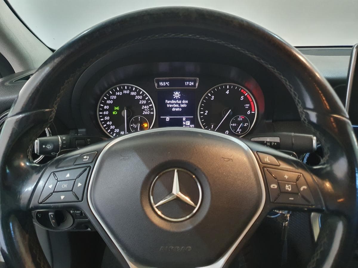 Mercedes-Benz A200 1.8 CDI · Ano 2012 — imagen 33