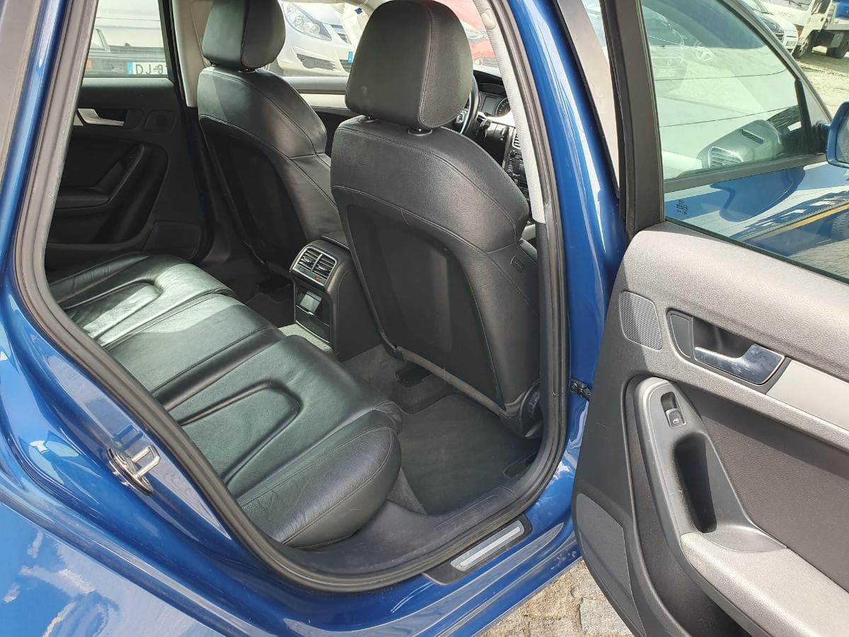 Audi A4 2.0 TDI · Ano 2012 — imagen 23
