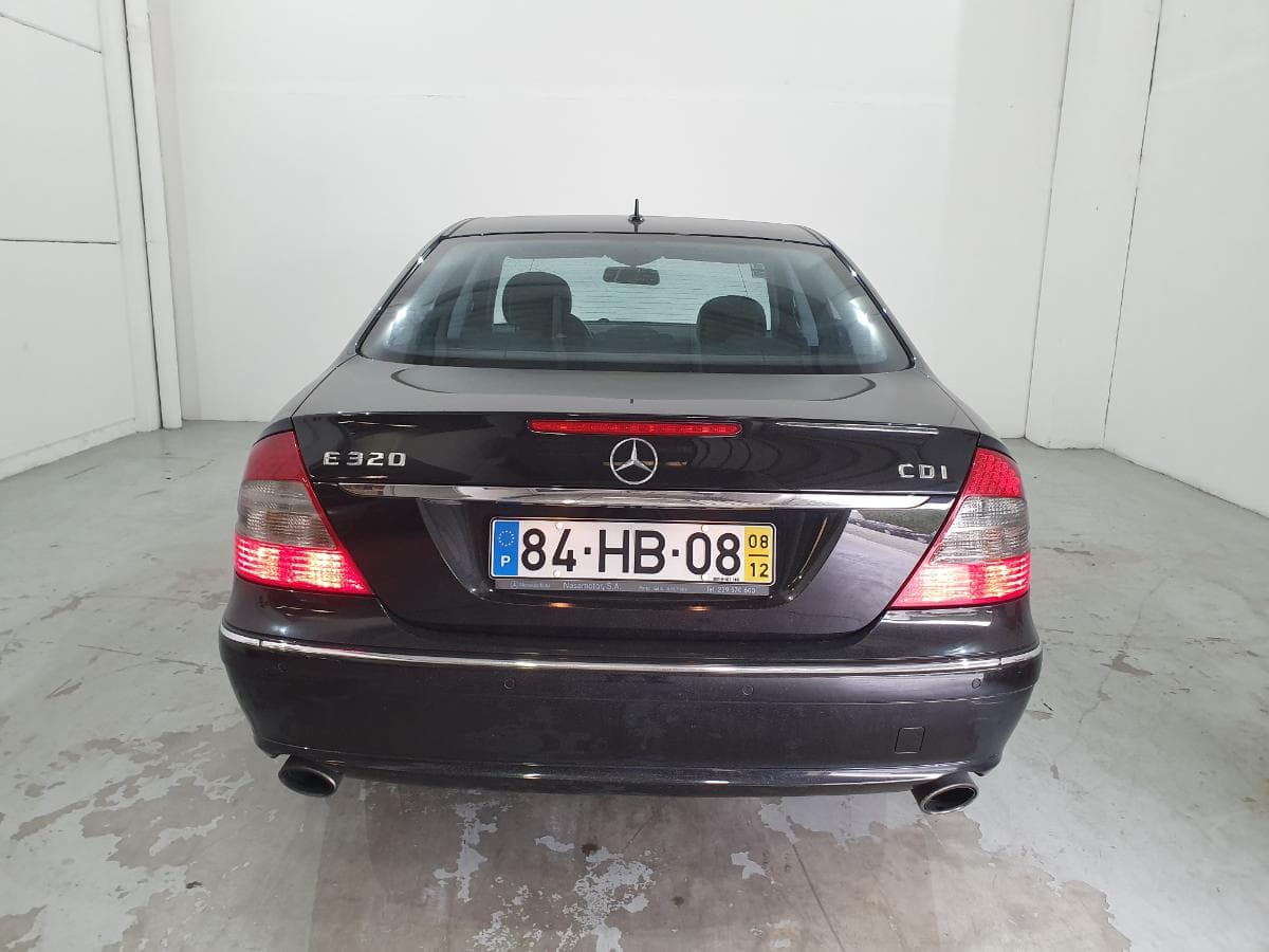 Mercedes-Benz E320 CDI · Ano 2008 — imagen 7