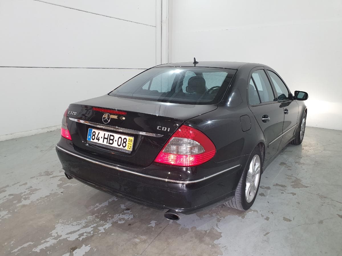 Mercedes-Benz E320 CDI · Ano 2008 — imagen 10