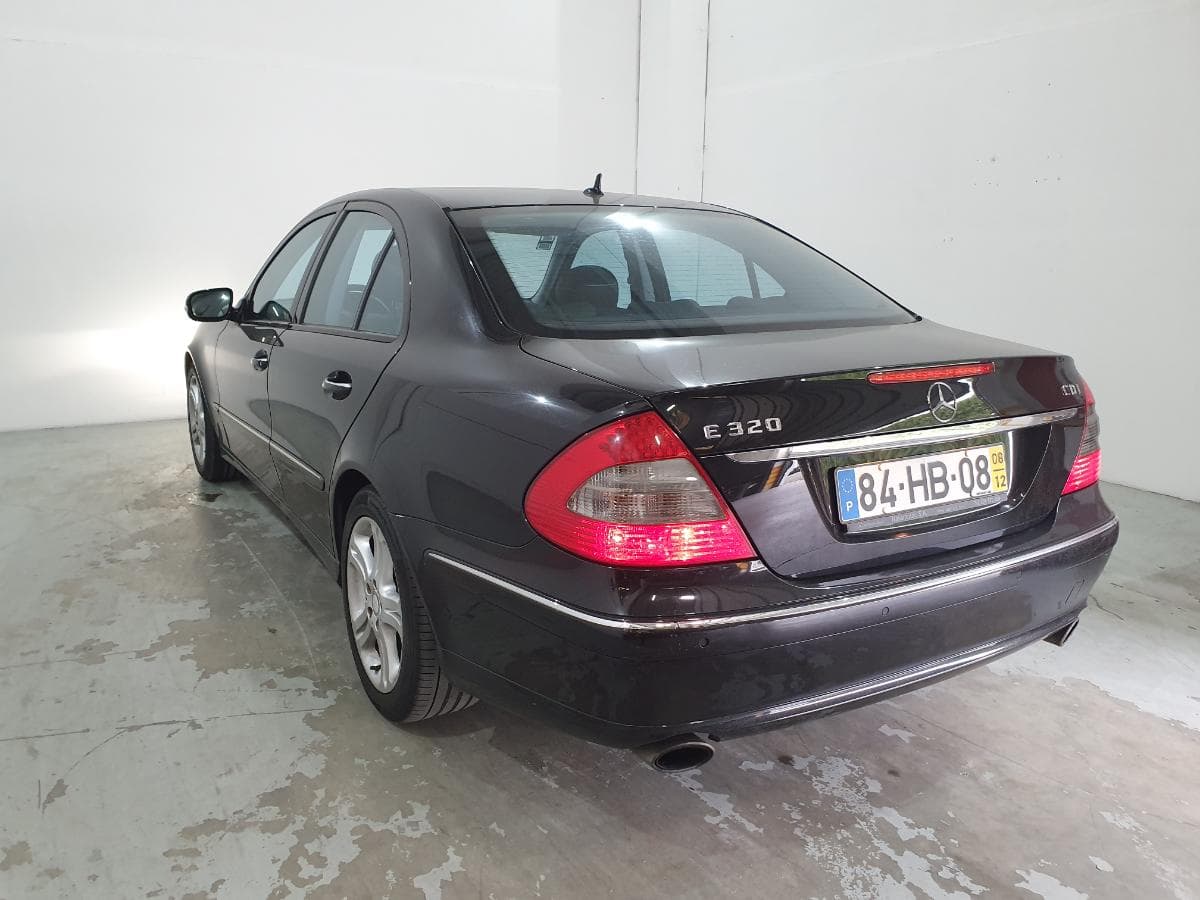 Mercedes-Benz E320 CDI · Ano 2008 — imagen 12