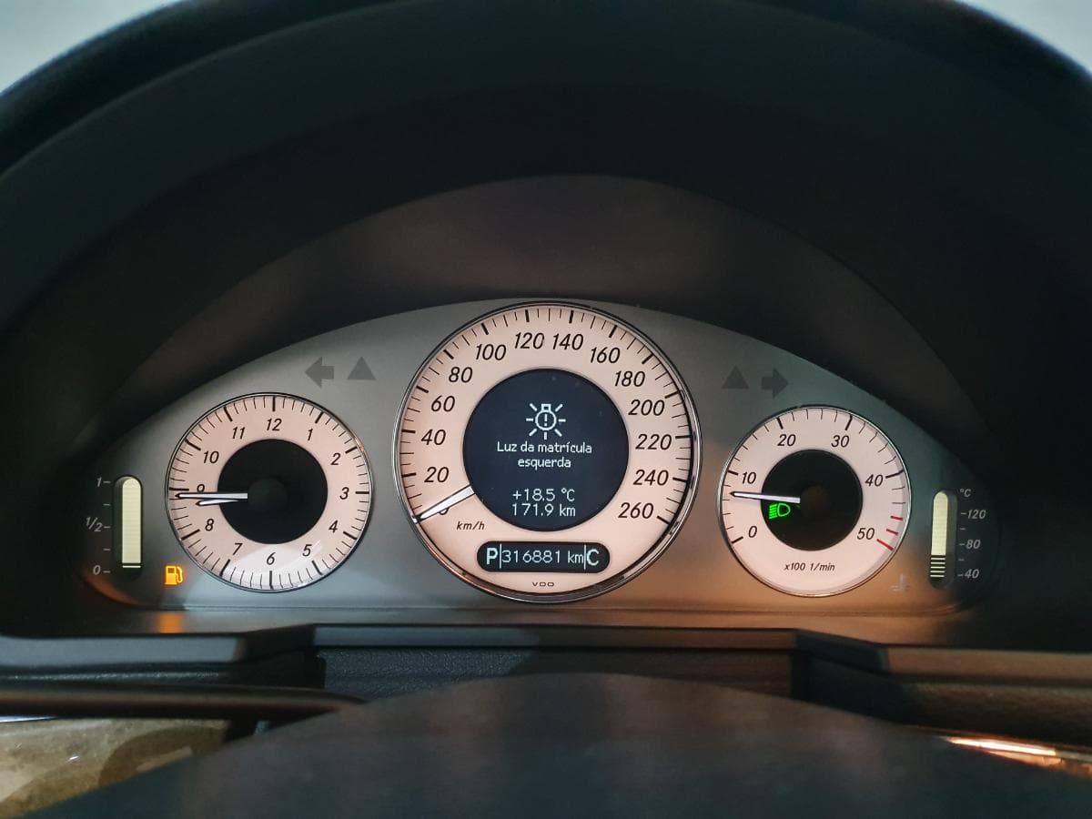 Mercedes-Benz E320 CDI · Ano 2008 — imagen 24