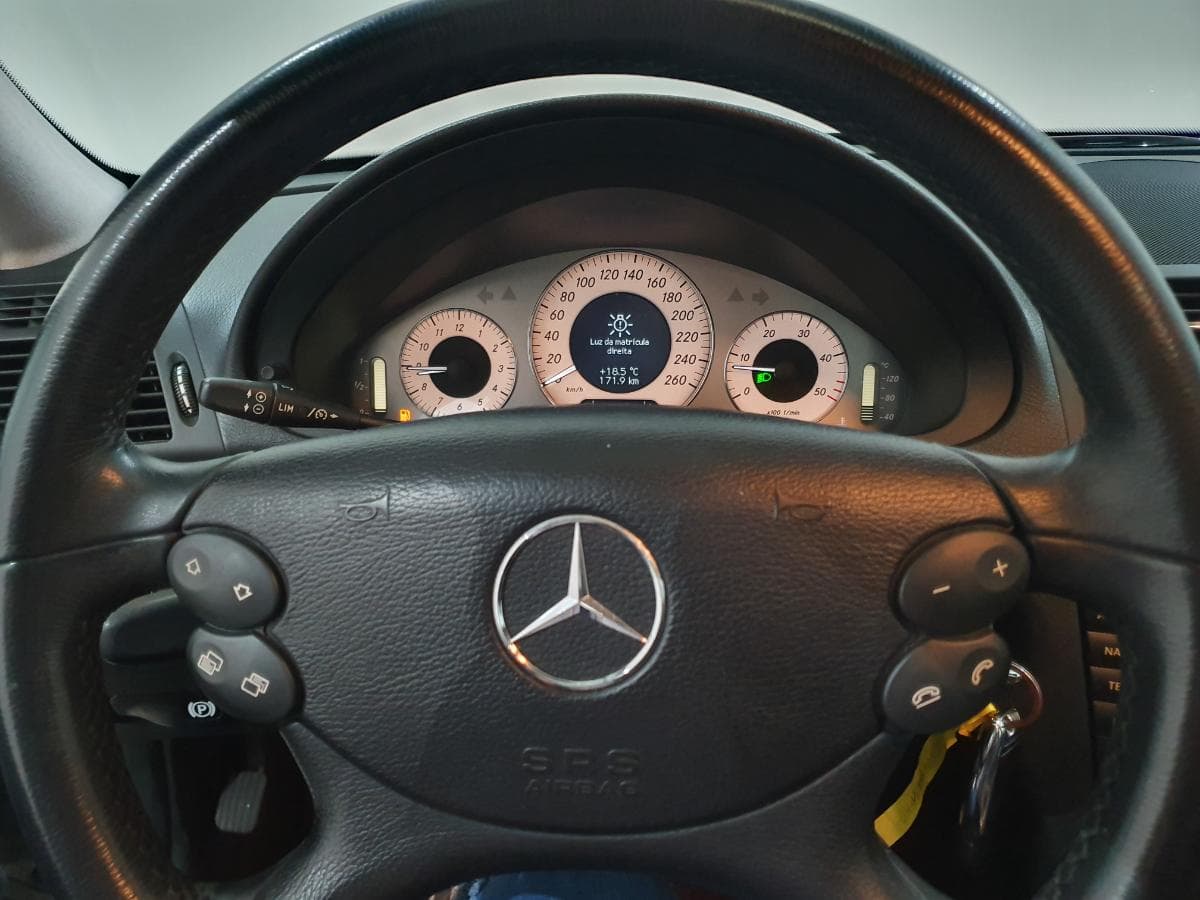 Mercedes-Benz E320 CDI · Ano 2008 — imagen 26