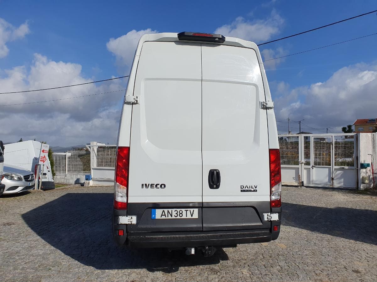 Iveco Daily 35-180 · Ano 2021 — image 6