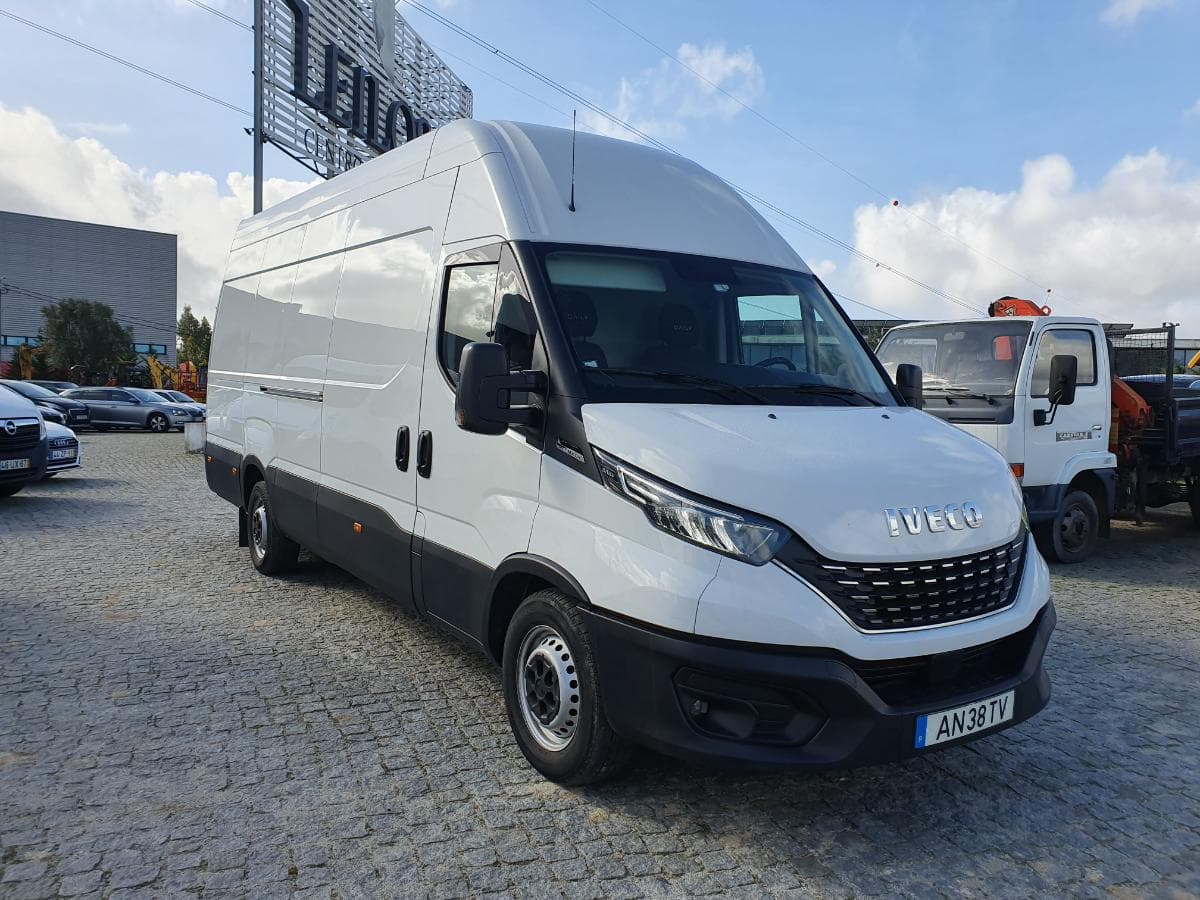 Iveco Daily 35-180 · Ano 2021 — image 1