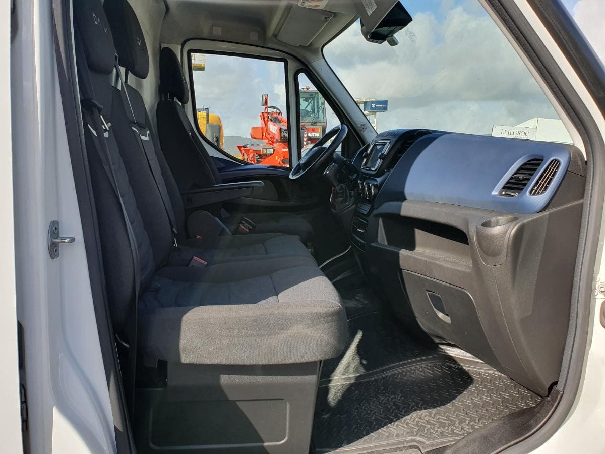 Iveco Daily 35-180 · Ano 2021 — image 18